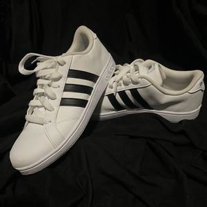 Adidas Neo Black & White kids sz. 3.5 womens 5